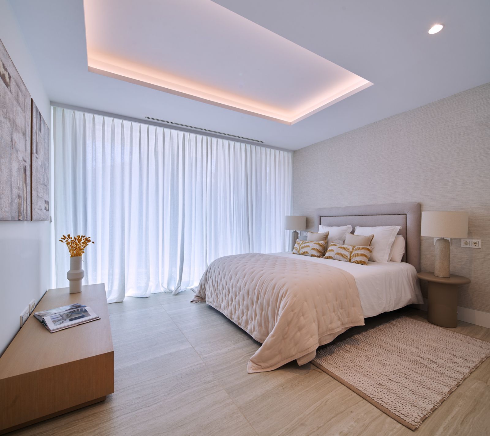 17 modern bedroom with large windows